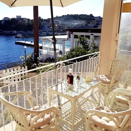 Sea Rose Apartment *